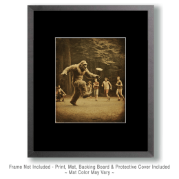 Bigfoot Playing Untimate Frisbee Art