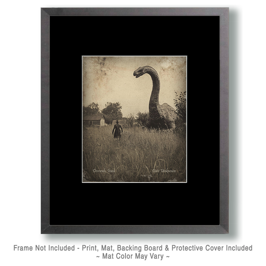 Decorah, Iowa - Friend or Foe - Vintage Style Agriculture Cryptid Photo - Image 2